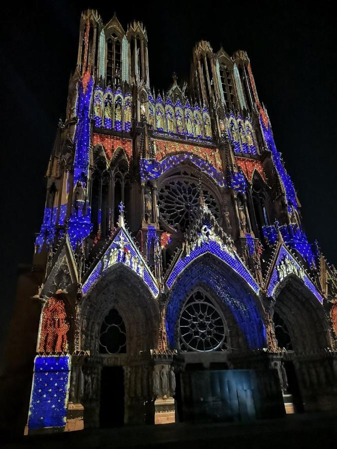 Centre Reims Cathedrale Avec Balcon Appartement Buitenkant foto